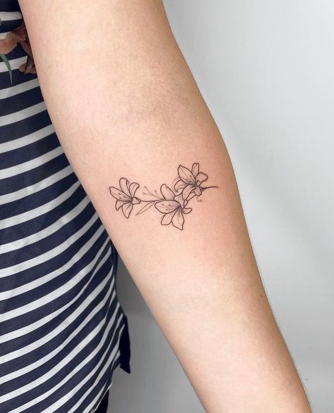 Fine Line Jasmine Flower Tattoo, Jasmine Flower Tattoo, Jasmine Tattoo, Lily Tattoos, Lily Tattoo, Jasmine Flower, Line Art Tattoos, Face Tattoo, Art Tattoos