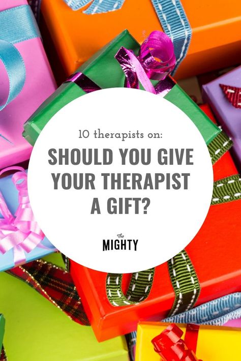 Is It OK to Give Your #Therapist a #Gift? | The Mighty #mentalhealth #holidays #holidayseason #giftideas #relationships #kindness Therapist Gifts Mental Health, Gifts For Therapist, Gift For Therapist, Office Christmas Gifts, Mood Tracking, Friendship Relationship, Appreciation Gifts Diy, Kindness Challenge, Dating Ideas