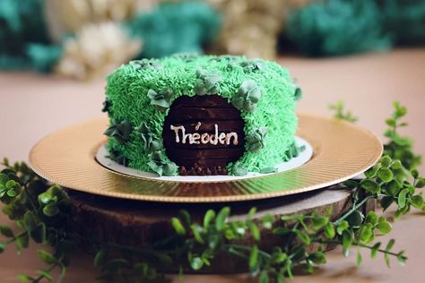 Lotr Smash Cake, Lord Of The Rings Smash Cake, Hobbit First Birthday Party, Lord Of The Rings 1st Birthday Party, Lotr First Birthday, Lord Of The Rings Birthday Cake, Lord Of The Rings Cake Birthdays, Lord Of The Rings First Birthday, Lord Of The Rings Cake