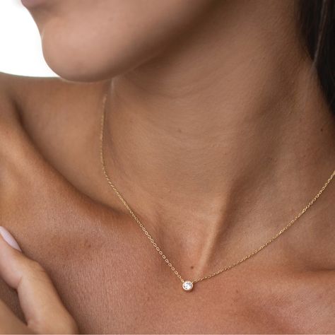 Amazon.com: GalisJewelry Dainty Gold Necklace Minimalist Jewelry, Gold Neckles, Closet Model, Single Necklace, Necklace Minimalist Jewelry, Gold Collar Necklace, Delicate Gold Necklace, Preppy Jewelry, Dainty Diamond Necklace