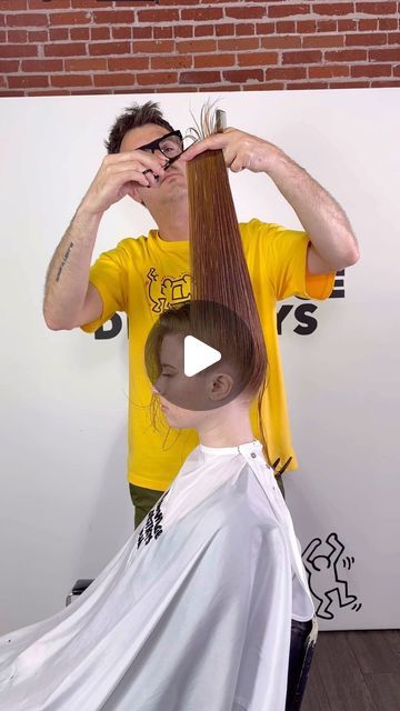 DJ MULDOON on Instagram: "Simple Long Layering ⬇️ Here’s a variation of classic Concave Layering getting heavier in the back. The easiest one of them all. Lift up and cut short to long going backwards. Use the round of the head at the frontal area to give you the guide for how steep to cut the angle from front to back. Elevate all sections into the first (to protect your length) Nice and easy. Try it the other way (shorter in the back heavier front) for a different balance of weight. products used ⬇️ @evopro @evohair #saltydog #liquidrollers #buildersparadise Cut hair with me ⬇️ San Diego - Mar 25 Denver - May 6 Orlando - June 2-3 San Diego - Aug 4-5 Calgary - Sept 15-16 New England - Sept 23 Austin - Oct 7 Sacramento - Oct 28 Work smarter not harder @knowledgedestroysfear @hairbra How To Layers For Long Hair, Top Layers Long Hair, Creative Haircuts For Women, Concave Layers Long, What To Ask For Haircut Long Hair, Angles Haircut Long, Cut Long Layers At Home, Long Layers Diy, Long Haircut Fine Hair