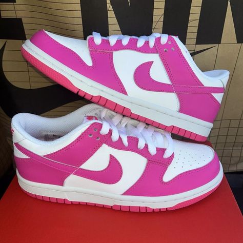 New Nike Dunk Low Gs Laser Fuchsia Pink Barbie Women Sz 5 / 3.5y Fb9109-102 Brand New With Box Box Has No Lid Authentic These Are Youth Size 3.5y, Same As Womens Size 5 Hot Pink Shoes, Pretty Shoes Sneakers, Jordan Shoes Retro, Pink Barbie, Pink Nikes, Nike Sneakers Women, Sneakers Women, Swag Shoes, Pink Shoes