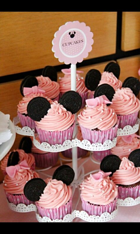 Minnie Mouse Mini Cupcakes, Minnie Birthday Cupcakes, Oh Twodles Cupcake, Minnie Mouse Disco Party, Mini Mouse Dessert Ideas, Minnie Mouse Treats Sweets, Minnie Mouse Baby Shower Centerpieces, Mini Mouse Birthday Ideas, Minnie Mouse Birthday Cupcakes