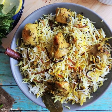 Egg Rice Recipes, Veg Rice Recipes, Tikka Chicken, Chicken Pulao Recipe, Pilaf Rice, Hyderabadi Cuisine, Beef Biryani, Rice Biryani, Biryani Recipes