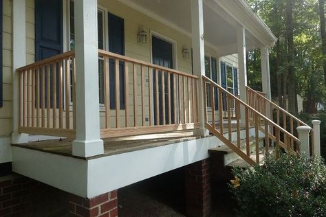 Before and After - Replacing old front porch railings with new Richmond Rails and balusters, and bringing it up to code. Replace Porch Railing, Front Porch Railing Ideas, Porch Rails, Porch Decoration Ideas, New Front Porch, Front Porch Pergola, Outdoor Railing, Porch Handrails, Front Porch Railings