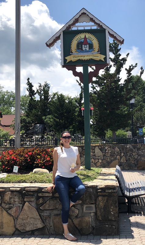 Jeans and white top outfit. Helen  Georgia Jeans And White Top Outfit, Jeans And White Top, White Top Outfit, White Tops Outfit, Helen Georgia, Blue Jean Outfits, Jeans Outfits, Top Outfit, White Top