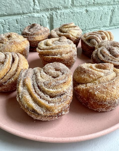 Cinnamon Sugar Cruffins Pillsbury Crescent Roll Recipes, Cruffin Recipe, Croissant Roll, Breakfast Sweets, Crescent Roll Recipes, Crescent Roll Dough, Crescent Roll, Easy Cinnamon, Sweet Breads