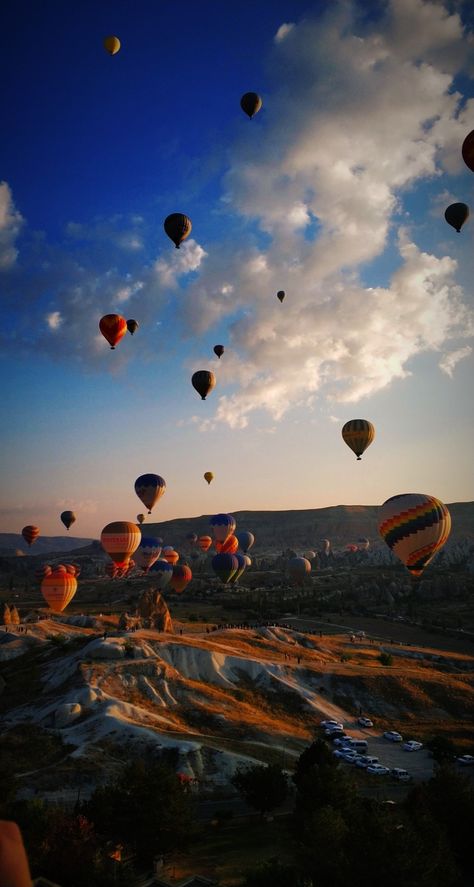 Morning Travel, Istanbul Pictures, Rainy Wallpaper, Baby Cartoon Drawing, Vacation Wishes, Xiaomi Wallpapers, Iphone Wallpaper Vsco, Travel Turkey, Hot Air Balloon Festival