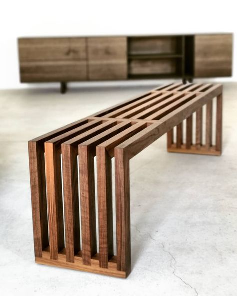 Slat Bench Diy, Bench Wood Design, Credenza Diy, Diy Credenza, Bench Interior, Nook Bench, Diy Wood Bench, Sale Email, Wooden Console