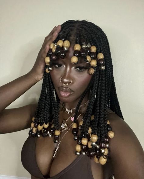 Black Lady Hairstyles, Sza Braids Hairstyles, Black Hair Beads, Bead Hairstyles Black Women, Braids With A Fringe, Braid Charms Black Hair, Easy Braided Hairstyles Natural Hair, Black Hairstyles With Beads, 50 Inch Braids