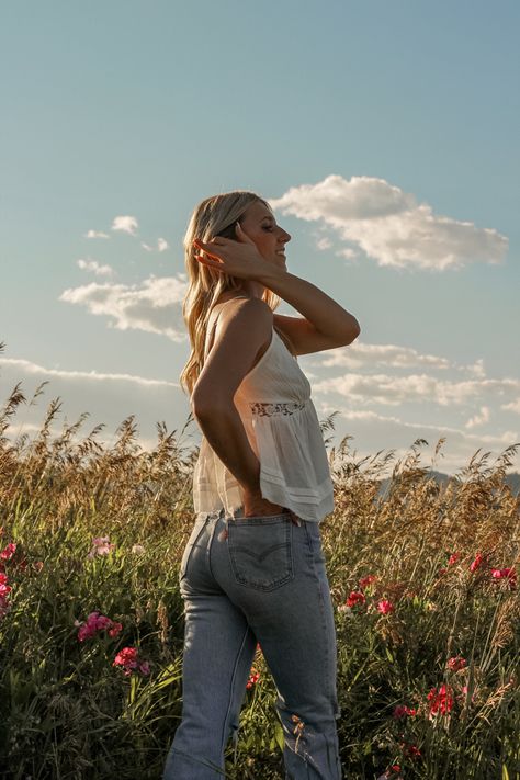 Gabbie’s mountain senior session Senior Pictures Colorado, Senior Picture Ideas Utah, Senior Picture Ideas Arizona, Colorado Senior Pictures, Mountain Photoshoot Ideas, Mountain Senior Pictures, Pretty Senior Pictures, Mountain Portraits, Outdoor Photoshoot Inspiration