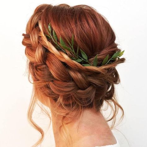 Greek Goddess Style Greek Goddess Inspired Hair, Athena Hairstyles Goddesses, Greek Goddess Updo, Circe Costume, Getty Wedding, Greek Goddess Hair, Artsy Hair, Goddess Shoot, Athena Costume