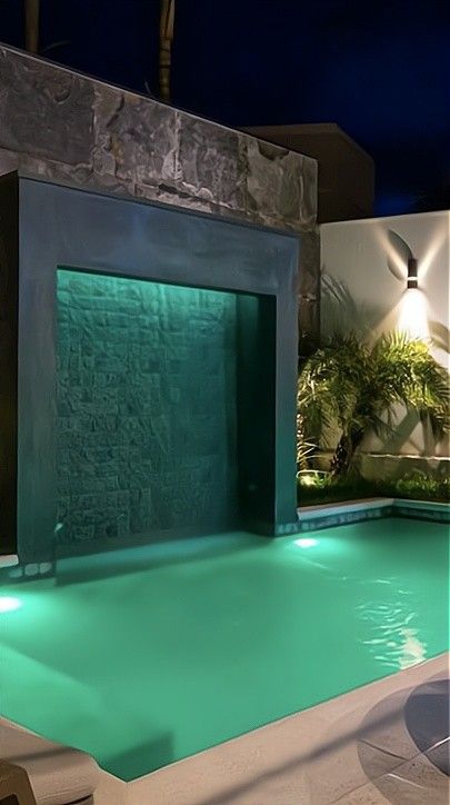 Swimming Pool Fountains, Luxury Pools Backyard, Outdoor Wall Fountains, Indoor Pool Design, Villa Pool, Pool House Plans, Pool Water Features, Pool Landscape Design, Modern Backyard Landscaping