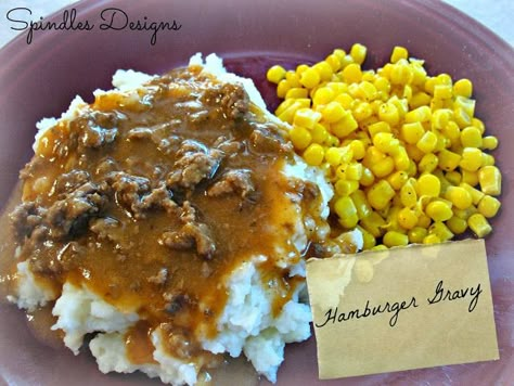 Hamburger Gravy ~ quick and easy dinner from www.spindlesdesigns.com #hamburgergravy Hamburger Sauce, Hamburger Gravy, Hamburger Steaks, Fast Easy Dinner, Hamburger Steak, Hamburger Meat Recipes, Brown Gravy, School Cafeteria, Yummy Meals