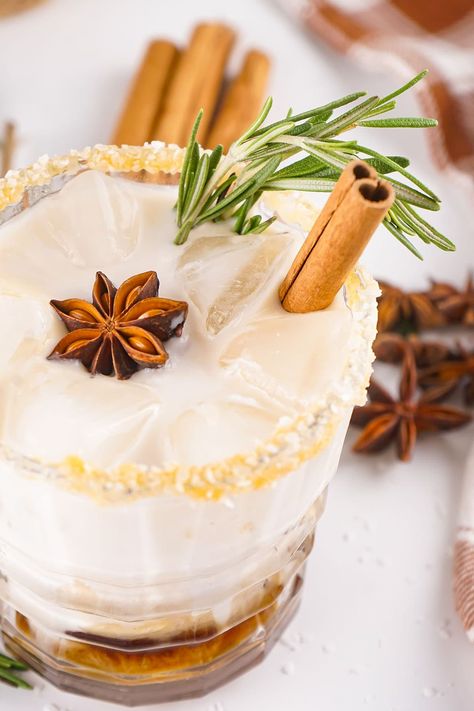 A glass of salted caramel white russian garnished with star anise, cinnamon stick and sprig of rosemary. Salted Caramel White Russian, Caramel White Russian, Caramel Cocktail, Cheese Dip Mexican, White Russian Recipes, Butterbeer Recipe, Caramel Vodka, Caramel Pretzels, Caramel Syrup