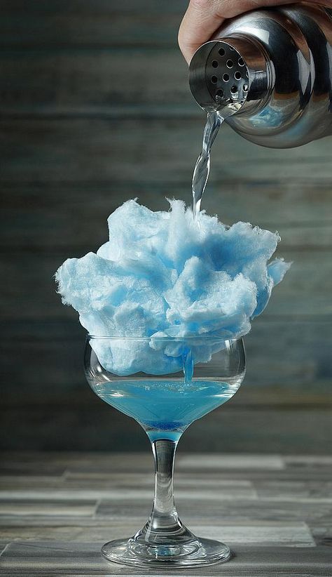 Bombay Sapphire Gin, Best Summer Cocktails, Candy Cocktails, Blue Cotton Candy, Fancy Drinks, Pretty Drinks, Think Food, Alcohol Drink Recipes, Drinks Alcohol Recipes