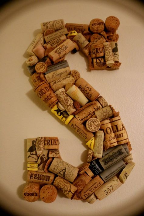 Wine Cork Letters Diy, Cork Letters Diy, Wine Cork Wall Decor, Wine Cork Letters, Upcycled Wine Corks, Cork Letters, Easter Mason Jars, Wine Cork Holder, Wine Cork Wreath