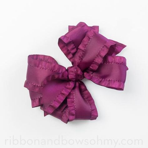 Boutique Bow Tutorial, Pretty Boutique, Bows Party, Bow Board, Hair Accessories Tutorial, Girls Hair Bows Diy, Bow Organizer, Diy Baby Headbands, Hair Bow Tutorial