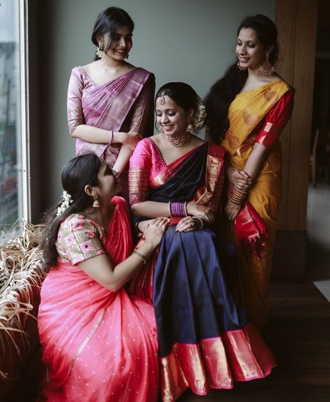 Wedding saree Saree Group Photoshoot, Sari Pose With Best Friend, South Indian Bridesmaids, Sisters Photography Poses, Marriage Poses, Your Vibe Attracts Your Tribe, Indian Bride Poses, Bride Friend, Bridesmaid Photoshoot