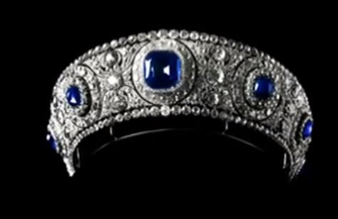 Diamond and sapphire kokoshnik tiara, Cartier, 1909, silver, sapphires, diamonds (features 137.2 carat sapphire in the middle). Ordered by Grand Duchess Maria Pavlovna Russian Crown, Russian Jewelry Royal, Russian Crown Jewels, European Royal Tiaras, Romanov Crown Jewels, Grand Duchess Vladimir Tiara, Russian Jewelry, Royal Crown Jewels, Royal Crowns