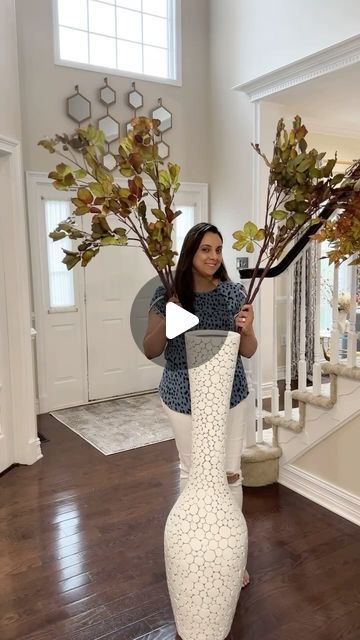 Sana Sherwani  |Home Interiors & Lifestyle Blogger on Instagram: "Flowers too short for the vase? Use a floral cage💐

No need to stuff your vases with papers/ bags to give your stems a height. Just use a Floral cage! It makes it easy to style the flowers and they can be styled as high or low you want! 

Like & comment LINKS and I will send you all the links to the vase and stems OR you can always click the link in my bio to shop @shop.ltk @ltk.home 

#falldecor #falldiy #easydiy #forthehome #falldecorating 
#fallhomedecor #fallarrangement #floralarrangements #floralarrangement #fallhome #ltkholidaystyle #tipoftheday #diyhacks #diyideas #homeideas #explorepage #diyhomedecor #interiorstyling" Big Vases, Instagram Flowers, Fall Arrangements, Tip Of The Day, Floor Vase, Fall Diy, Home Interiors, Small Vase, Diy Hacks