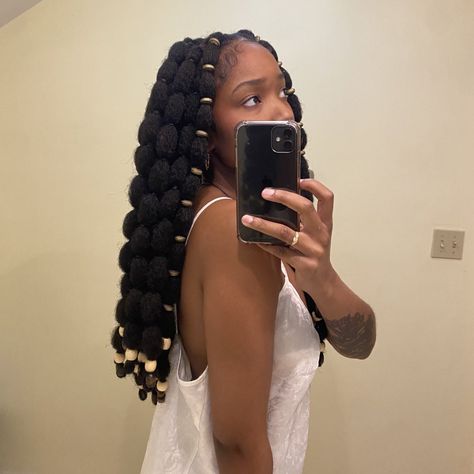 Bubble Braids For Black Women, Poodle Hairstyles Black Women, Bubble Braids Aesthetic, Bubble Braid On Black Hair, Box Bubble Braids, Bubble Braids On 4c Hair, Bubble Braid Locs, Bubble Braid Afro Hair, Bubble Braid Black Hair