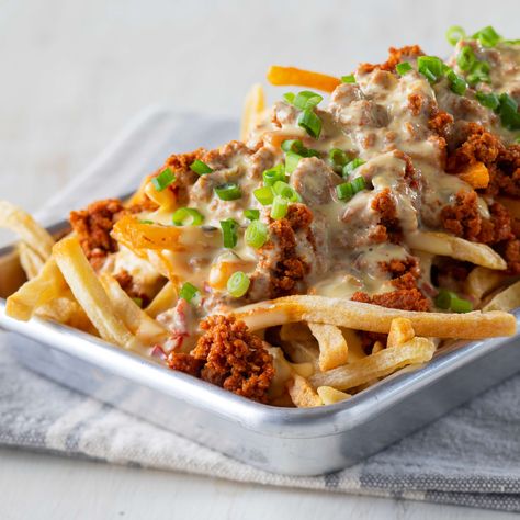 Loaded Fries Photography, Cacique Recipes, Chorizo Chili, Chili Fries, African Recipes Nigerian Food, Yummy Fries, How To Cook Chorizo, Crazy Food, Chili Cheese Fries