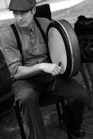 The bodhran has been declared to be the native drum of the celts... My brother can rock this! Irish Instruments, Twelve Drummers Drumming, Traditional Drums, Shamanic Drumming, Celtic Ireland, Bodhran Drum, Bodhran Drum Irish, Scottish Music, The Celts