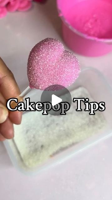 Karina Llanes on Instagram: "Easy cakepop tips! #cakepops #cakepoprecipe #cakepoptutorial #cakedecorating" Cute Christmas Cake Pops, Cake Pop Display Ideas Diy, Creative Cake Pops, Cake Pop Dipping Tips, Cake Popcicles Recipes, Birthday Cake Pops Ideas, Cake Pop Hacks, How To Display Cake Pops, Pop Cakes Ideas