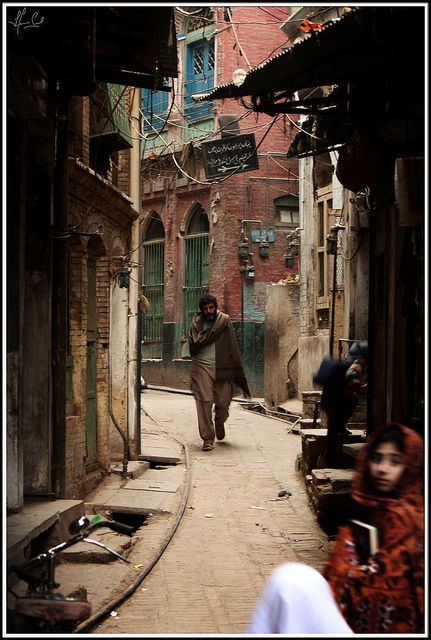 Old streets and the people who walk them | Flickr - Photo Sharing! Walking In Street, Pakistan Photos, Pakistan Art, Pakistani Art, India Street, City Life Photography, Beautiful Pakistan, Landscape Photography Nature