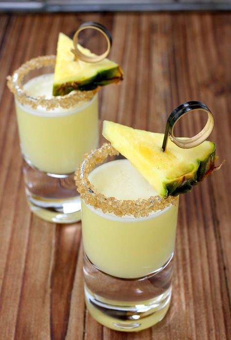 Double Trouble Tropical Tequila Shots | A Fun Tequila Drink Recipe Tequila Shot Recipes, Tequila Recipes, Tequila Drinks Recipes, Tequila Lime Chicken, Pineapple Vodka, Summer Shots, Creative Cocktails, Perfect Summer Drink, Shots Alcohol