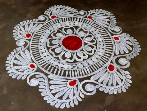 Datta Jayanti, Alpana Designs, White Rangoli, Puja Decor, Giraffe Crafts, Easy Rangoli Designs Videos, Alpona Design, Easy Rangoli Designs Diwali, Kolam Design