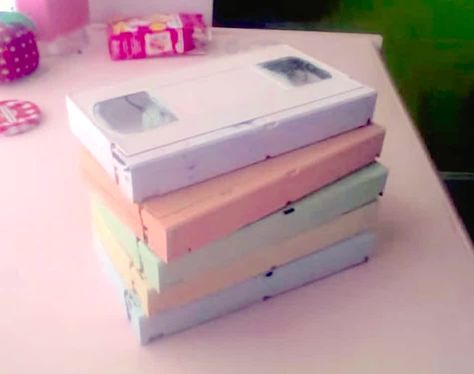 Vcr Tapes Upcycle, Upcycle Vhs Case, Repurposed Vhs Tapes, Vhs Tape Crafts, What To Do With Old Vhs Tapes, Vhs Case Repurpose, Repurpose Vhs Tapes, Vhs Crafts Upcycle, Vhs Repurpose