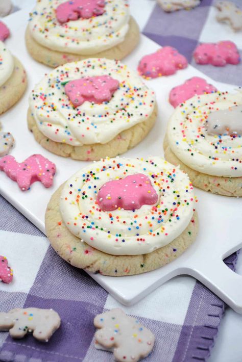 Crumble Animal Cookies Crumble Cookie Copycat Recipe Circus Animal, Crumbl Maple Bacon Cookie, Crumbl Animal Cookie Copycat, Crumbl Cookie Icing Recipe, Crumbl Cookie Copycat Wedding Cake, Crumble Recipe Cookie, Crumbl Inspired Cookies, Frosted Animal Cookie Recipes, Kids Birthday Desserts