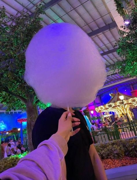 Carnival Date, Fair Pictures, Couple Fits, Park Pictures, Chris Sturniolo, Couple Picture Poses, Stylish Photo Pose, Mood Instagram, Cute Couple Selfies