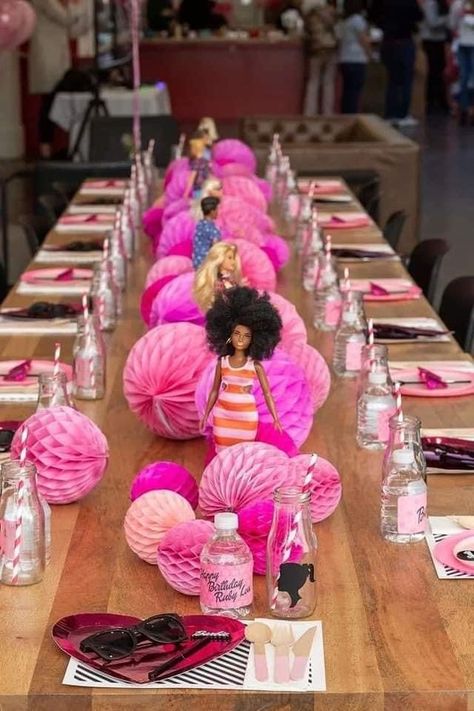 Kids Table Decor, Barbie Pool Party, Barbie Bachelorette, Food Counter, Barbie Party Decorations, Barbie Theme Party, Barbie Kids, Quick Bites, Barbie Inspired