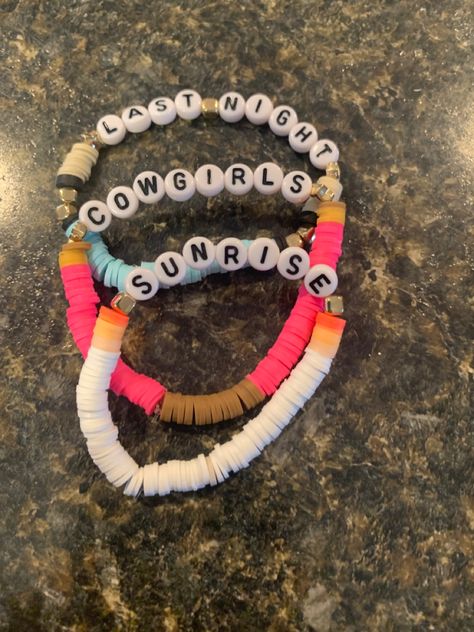 Concert Accessories Ideas, Morgan Wallen Friendship Bracelet, Morgan Wallen Room Ideas, Clay Bead Bracelet Ideas Morgan Wallen, Morgan Wallen Beaded Bracelets, Morgan Wallen Cup Ideas, Morgan Wallen Clay Bead Bracelet Ideas, Braclate Ideas Beads, Morgen Wallen Concert Outfit