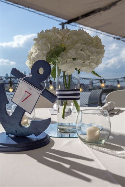 Nautical Centerpiece, Fest Temaer, Nautical Themed Party, Nautical Wedding Theme, Nautical Birthday, Boy Baby Shower Ideas, Nautical Party, Nautical Baby Shower, בר מצווה