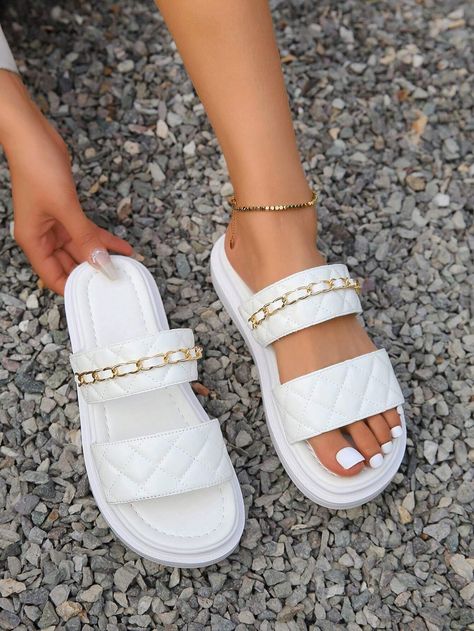 Summer Lightweight & Comfortable Eva Beach & Vacation Heart Decor Flat Slippers | SHEIN USA White Sandals Outfit, Nick Shoes, Shein Sandals, Trendy Slippers, White Slides Sandals, Pretty Sandals, Chain Decor, Miller Sandal, Fashion White