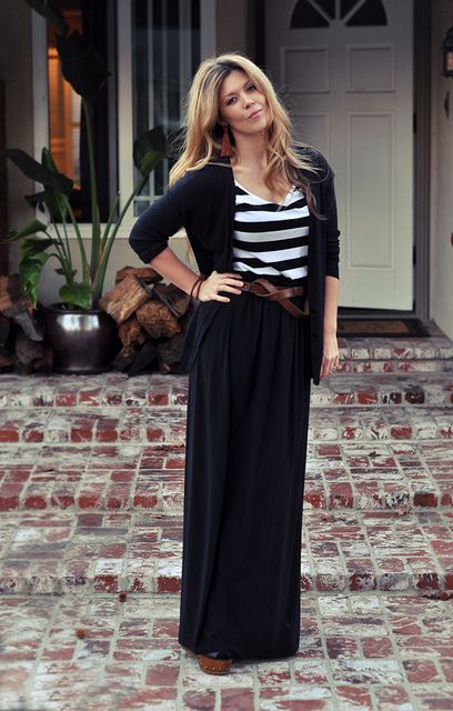 black and white with brown accessories + diy maxi skirt & tassel earrings by ...love Maegan, via Flickr How To Wear Belts, Diy Maxi Skirt, Diy Maxi Dress, Diy Skirts, Maxi Rok, Maxi Skirt Outfits, Rock Outfit, Black Maxi Skirt, Maxi Skirt Dress