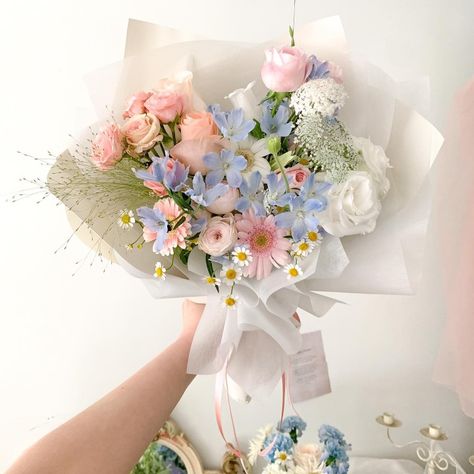 Pastel Color Bouquets, Pastel Bouquet, Bouquet Ideas, Pale Colors, Pastel Flowers, Bouquet Of Flowers, Flower Bouquets, Mom Birthday, Pastel Aesthetic