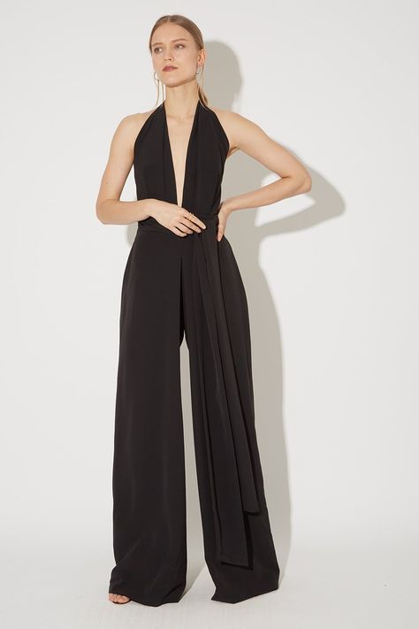 Deep V Neck Jumpsuit, Prom Romper Jumpsuits, Jumpsuit Hairstyles, Prom Romper, Halter Outfit, Gallery Outfit, Black Jumpsuit Outfit, Black Halter Jumpsuit, Black Pantsuit