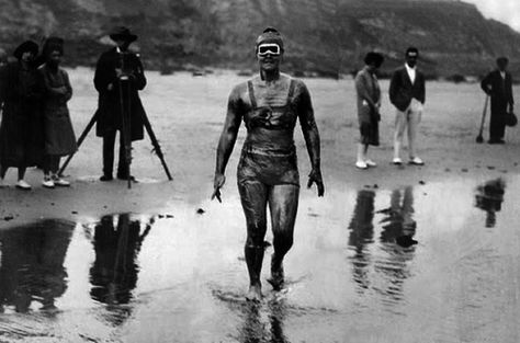 Gertrude Ederle after being first woman to swim English Channel 1926 Gertrude Ederle, English Channel, Amelia Earhart, Female Hero, Brave Women, Great Women, Badass Women, Photos Of Women, Women In History