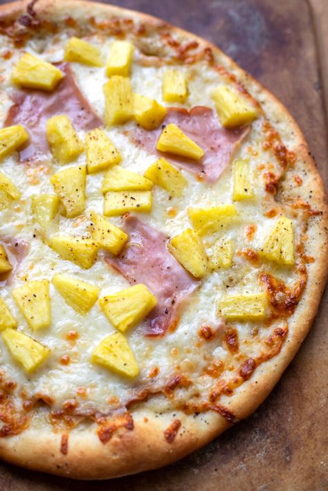 Pizza Dough Recipe Bread Machine, Pizza Dough Ideas, Hawaiian Pizza Recipe, Recipe Bread Machine, Pizza Recipe Easy, Pineapple Pizza Recipes, Ham And Pineapple Pizza, Freeze Pizza Dough, Pizza Crust Dough