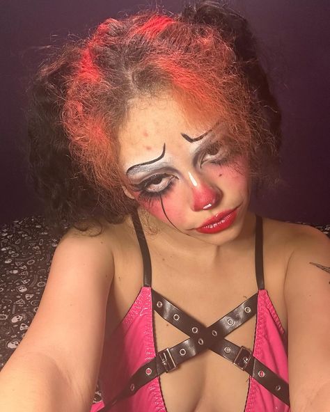 Clown Makeup // Wanted to try out this fun look🥰🤡🫶🏻 #clown #clownmakeup #clowncore #clowngirl #clowns #clowncheck #clowning #clownfetish #clownniche #niche #makeup Cute Clown Makeup, Clown Core, Scary Clown Makeup, Clown Party, Scary Clown, Cute Clown, Clowning Around, Scary Clowns, Clown Makeup