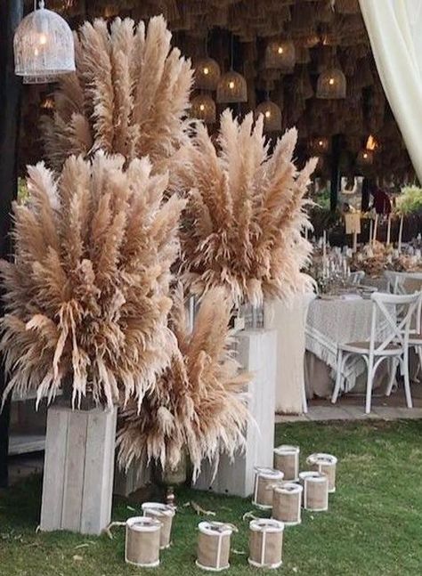 Wedding Plants Decor, Wedding Bouquet Pampas, Pampas Grass Wedding Decor, Pampas Grass Wedding Bouquet, Grass Wedding Decor, Grass Wedding Bouquet, Copper Wedding Theme, Beach Wedding Ceremony Arch, Pampas Decor