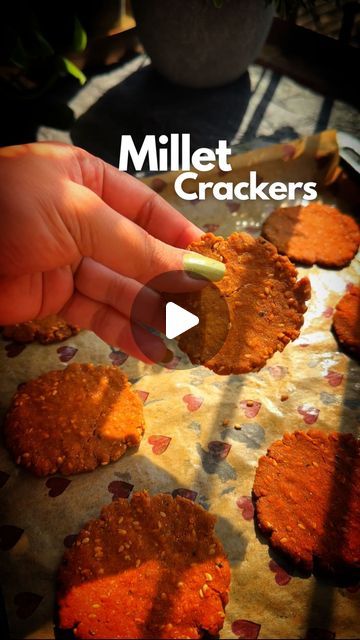 Somewhat Chef  Shruti Mahajan on Instagram: "Comment if you want Easy & Interesting 40+ Millet Recipes, I’ll send them to you!  Today, I am sharing a recipe for Bajra Crackers  that will totally revolutionise your snacking habits!  Bajra Crackers are gluten free tasty snacks that are very simple to make and will satisfy your hunger cravings when you want to munch on to something delicious yet healthy.  Millets add more dietary fiber and are high on micro nutrients, and hence should be added to our diet.   Healthy and nutritive Spiced Bajra Crackers can be made easily and stored for about a month to enjoy healthy snacking!  Preparation Time: 45 Minutes   Macronutrients: (per cracker 15g) Calories: 30 kcal Protein: 1g Fats: 1g Carbs: 4g  Ingredients 1½ cups pearl millet (bajra) flour ¼ tsp p Millet Snack Recipes, Millet Crackers, Millet Snacks, Baked Indian Snacks, Millets Recipes, Baked Snacks, Healthy Munchies, Pearl Millet, Millet Recipes