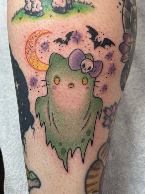 Hello Kitty Halloween Tattoo, Cute Friday The 13th Tattoo Ideas, Paranormal Tattoo, Hello Kitty Ghost, Cute Horror Tattoo, Kawaii Halloween Stickers, Appearance Goals, Horror Sleeve, Alex Strangler