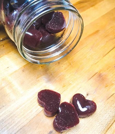 DIY Vitamin Gummies For The Whole Family - The Lost Herbs Diy Vitamin Gummies, Herbal Gummies, Homemade Vitamins, Garlic Pills, Focus Vitamins, Vitamin C Gummies, Vitamin Gummies, Multi Vitamins, Vitamin Tablets