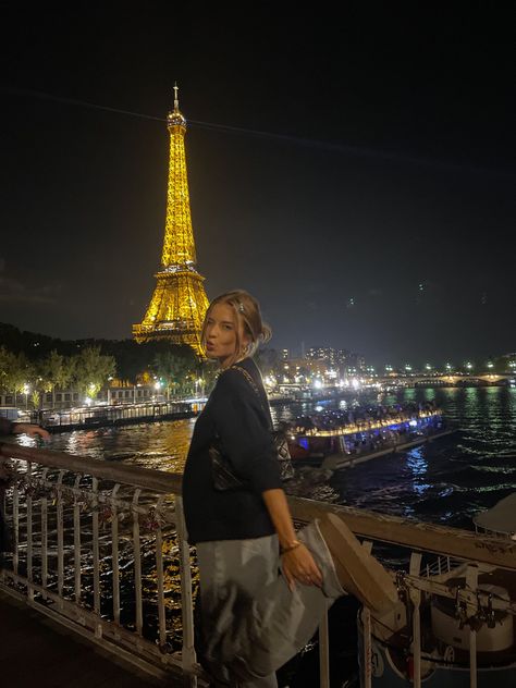 Anna Astrup, Paris September, Paris France Eiffel Tower, Europe 2024, France Eiffel Tower, Paris Trip, Paris Pictures, Paris Aesthetic, Gap Year